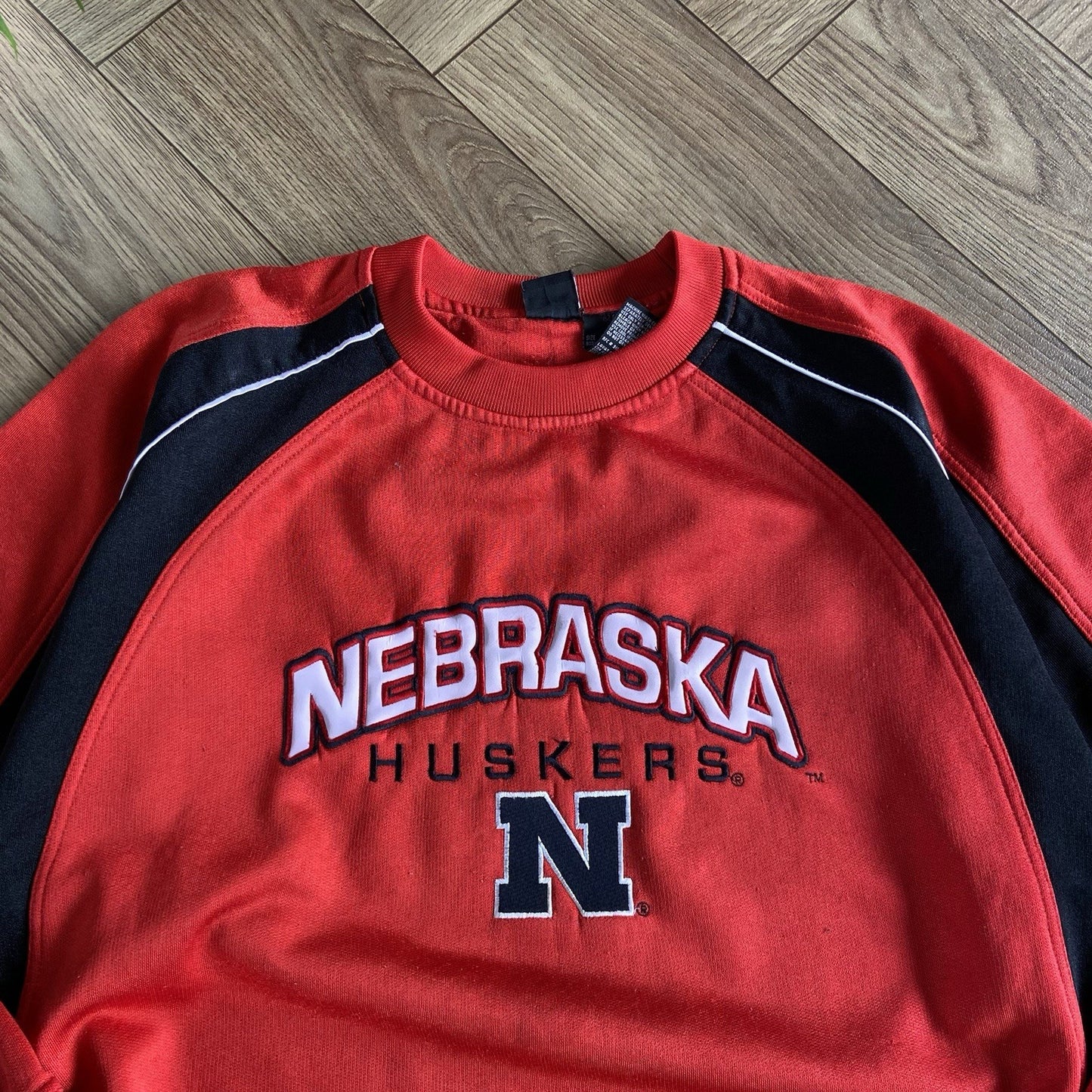 Vintage Nebraska Huskers NFL Sweatshirt Size XL Y2K Red Black Embroidered