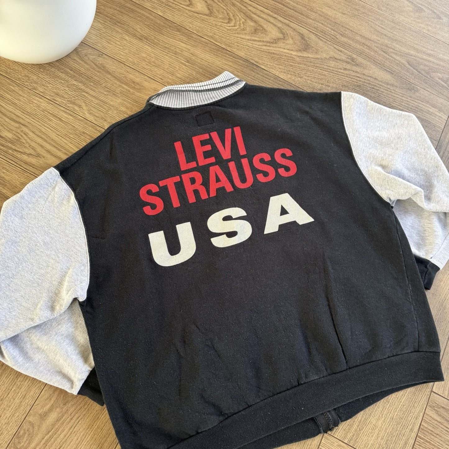 Vintage Levi’s Zip Collared Sweatshirt 90s Size L Black Grey Graphic Print