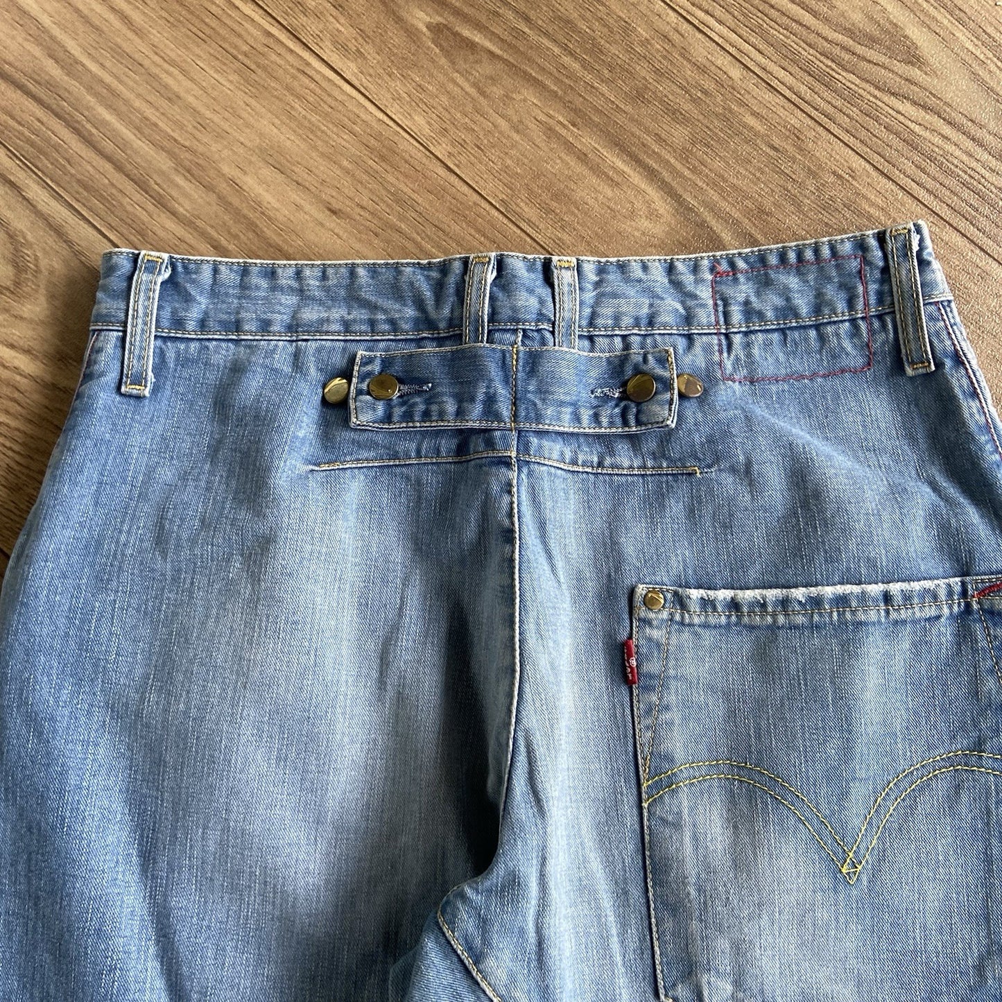 Vintage Levi’s Engineered Blue Jeans W32 L33 Y2K Twisted Relaxed Buckle Back
