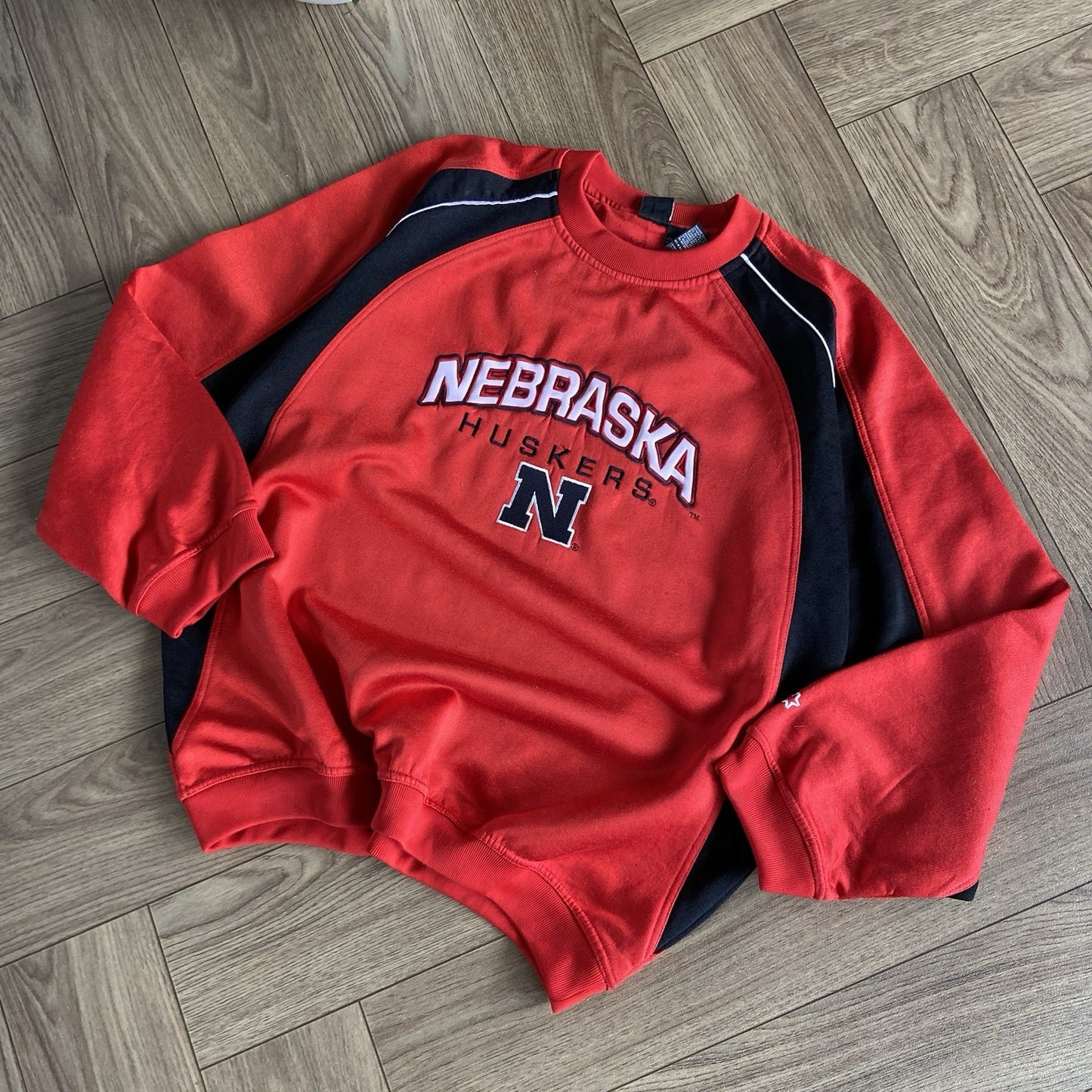 Vintage Nebraska Huskers NFL Sweatshirt Size XL Y2K Red Black Embroidered