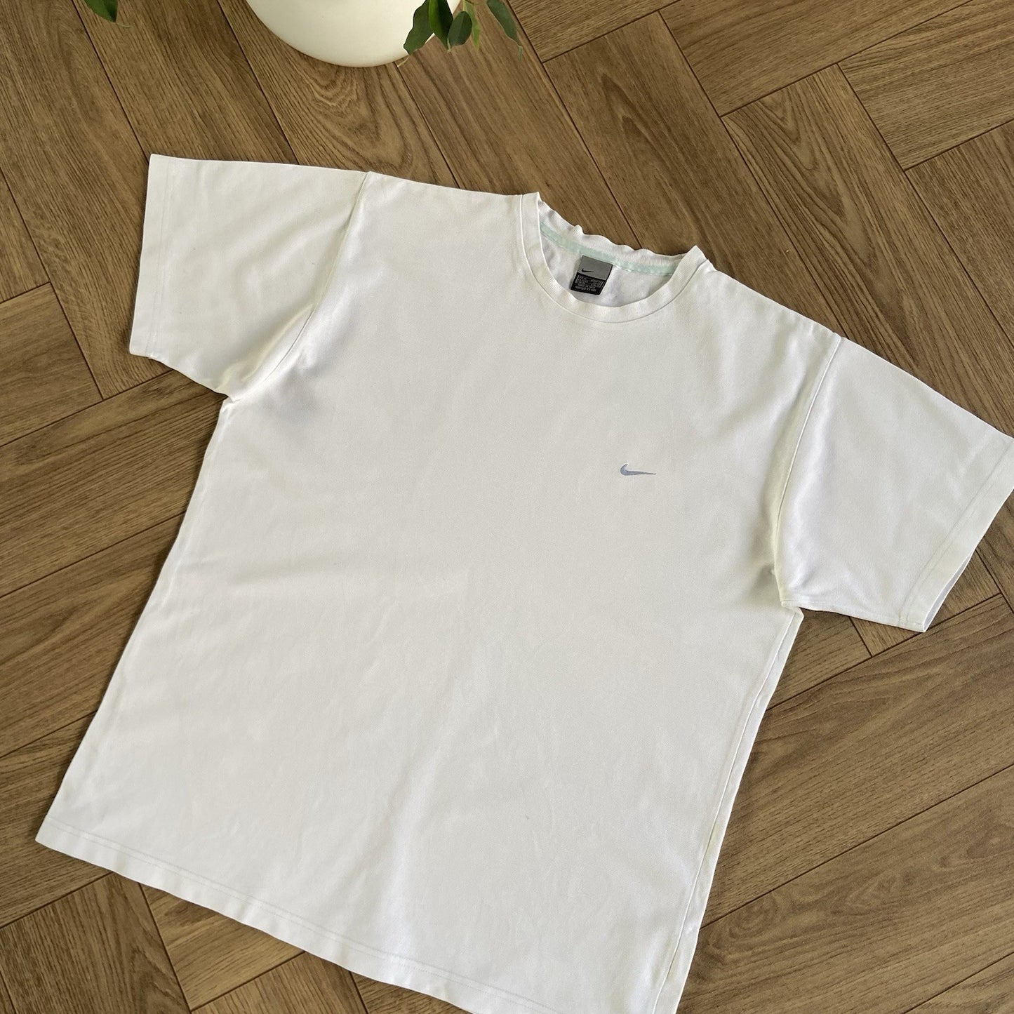 Vintage White Nike T Shirt Y2K Size XL Embroidered Heavy Cotton