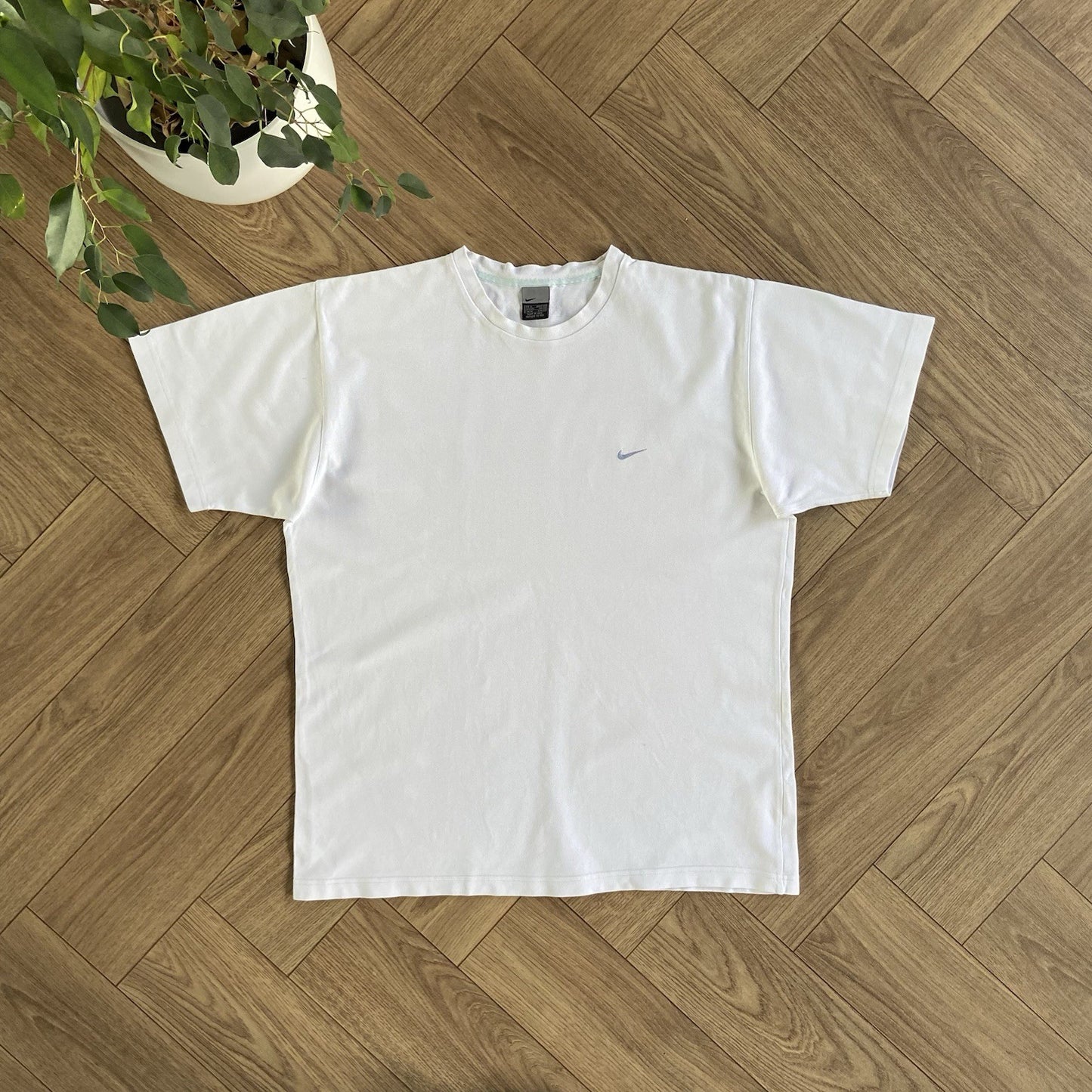 Vintage White Nike T Shirt Y2K Size XL Embroidered Heavy Cotton